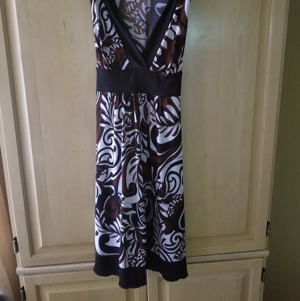 Dress - Picture 2 of 2